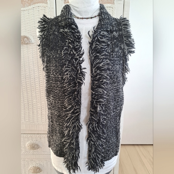 Banana Republic Sweater Vest Fringe Trim Wool/Alpaca/Acrylic Navy/ Gray - Picture 2 of 13
